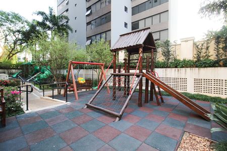 Apartamento à venda com 112m², 3 quartos e 2 vagas Apartamento à venda com 112m², 3 quartos e 2 vagasÁrea comum - Playground
