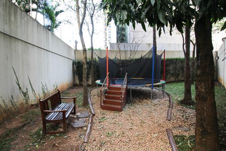 Apartamento à venda com 112m², 3 quartos e 2 vagas Apartamento à venda com 112m², 3 quartos e 2 vagasÁrea comum - Playground