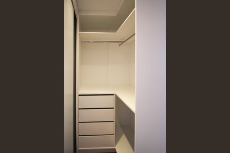 Apartamento à venda com 112m², 3 quartos e 2 vagas Apartamento à venda com 112m², 3 quartos e 2 vagasCloset da Suíte