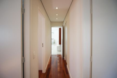 Apartamento à venda com 112m², 3 quartos e 2 vagas Apartamento à venda com 112m², 3 quartos e 2 vagasCorredor