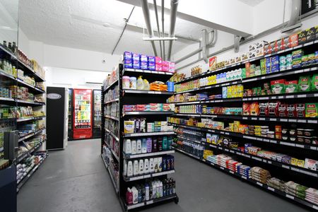 Apartamento à venda com 112m², 3 quartos e 2 vagas Apartamento à venda com 112m², 3 quartos e 2 vagasÁrea comum - Mercado