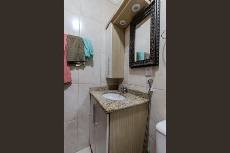 Casa de condomínio à venda com 128m², 2 quartos e 1 vagaBanheiro