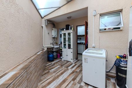 Casa de condomínio à venda com 128m², 2 quartos e 1 vagaÁrea de Serviço