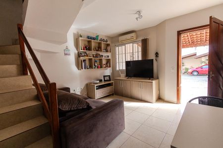 Sala de casa de condomínio à venda com 2 quartos, 128m² em Ipanema, Porto Alegre
