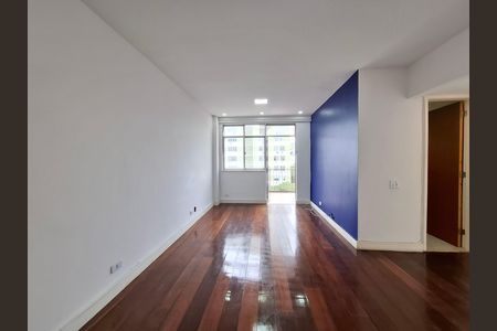 Apartamento para alugar com 90m², 2 quartos e 2 vagasSala