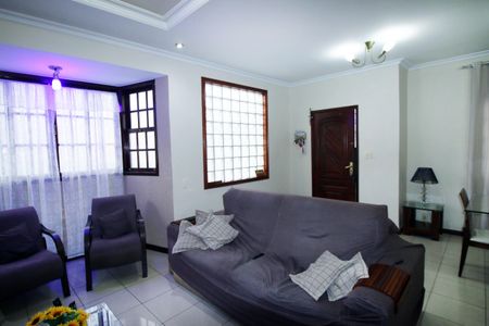 Sala de casa à venda com 2 quartos, 204m² em Penha Circular, Rio de Janeiro