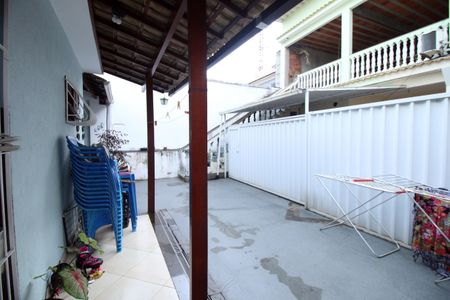 Casa à venda com 204m², 2 quartos e 1 vagaVaranda e Quintal