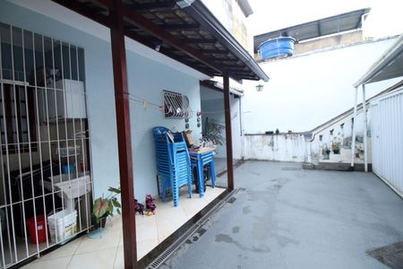 Casa à venda com 204m², 2 quartos e 1 vagaVaranda e Quintal