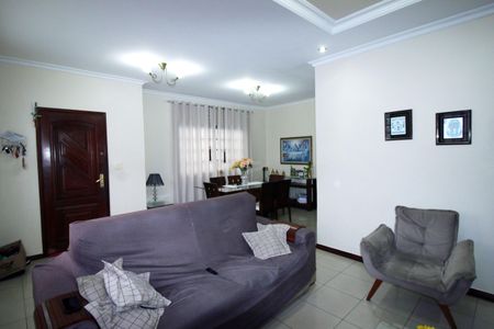 Casa à venda com 204m², 2 quartos e 1 vagaSala