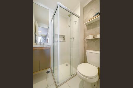 Apartamento à venda com 86m², 2 quartos e 2 vagas Apartamento à venda com 86m², 2 quartos e 2 vagasBanheiro da Suíte