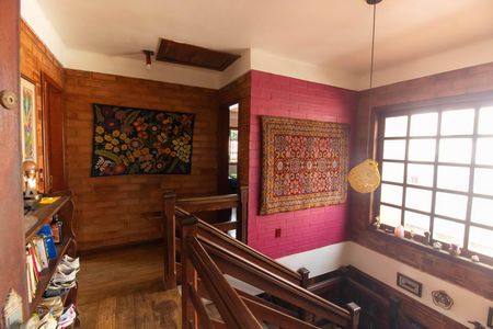 Casa à venda com 360m², 3 quartos e 2 vagas Casa à venda com 360m², 3 quartos e 2 vagasHall