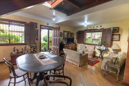 Sala de casa à venda com 3 quartos, 360m² em Maravista, Niterói