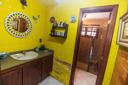 Casa à venda com 360m², 3 quartos e 2 vagas Casa à venda com 360m², 3 quartos e 2 vagasBanheiro Social