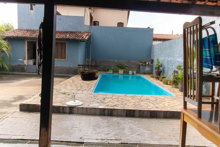 Casa à venda com 360m², 3 quartos e 2 vagas Casa à venda com 360m², 3 quartos e 2 vagasVista do Quarto