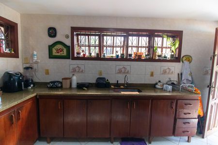 Casa à venda com 360m², 3 quartos e 2 vagas Casa à venda com 360m², 3 quartos e 2 vagasCozinha