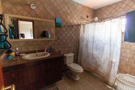 Casa à venda com 360m², 3 quartos e 2 vagas Casa à venda com 360m², 3 quartos e 2 vagasBanheiro da Suíte 2