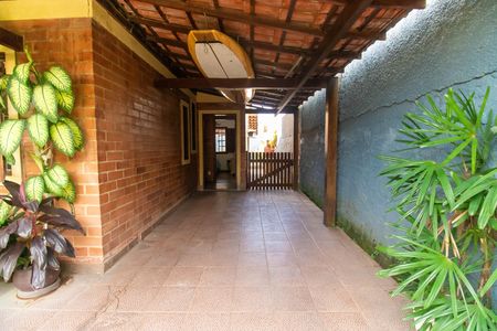 Casa à venda com 360m², 3 quartos e 2 vagas Casa à venda com 360m², 3 quartos e 2 vagasGaragem