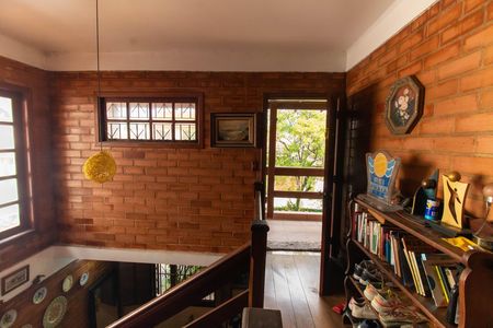 Casa à venda com 360m², 3 quartos e 2 vagas Casa à venda com 360m², 3 quartos e 2 vagasHall