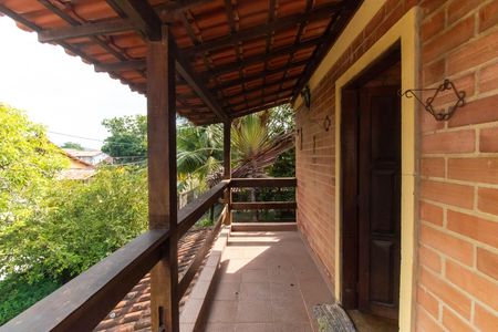 Casa à venda com 360m², 3 quartos e 2 vagas Casa à venda com 360m², 3 quartos e 2 vagasVaranda