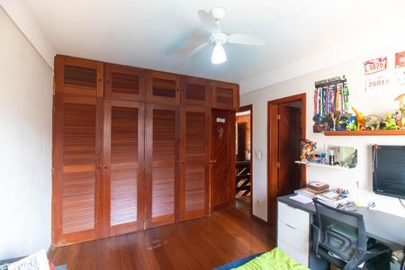 Casa à venda com 360m², 3 quartos e 2 vagas Casa à venda com 360m², 3 quartos e 2 vagasSuíte 2