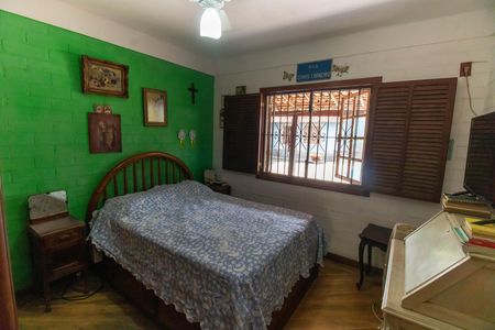 Casa à venda com 360m², 3 quartos e 2 vagas Casa à venda com 360m², 3 quartos e 2 vagasQuarto
