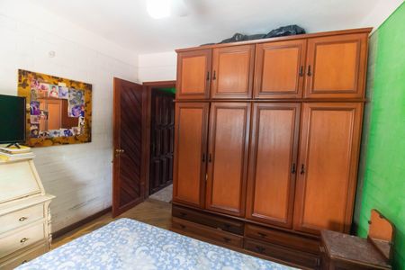 Casa à venda com 360m², 3 quartos e 2 vagas Casa à venda com 360m², 3 quartos e 2 vagasQuarto