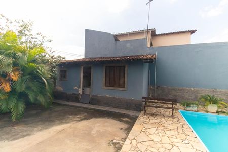 Casa à venda com 360m², 3 quartos e 2 vagas Casa à venda com 360m², 3 quartos e 2 vagasÁrea externa