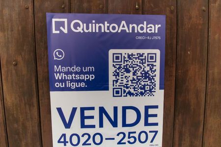 Casa à venda com 360m², 3 quartos e 2 vagas Casa à venda com 360m², 3 quartos e 2 vagasPlaquinha