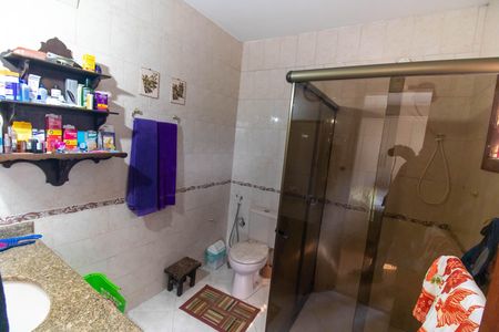 Casa à venda com 360m², 3 quartos e 2 vagas Casa à venda com 360m², 3 quartos e 2 vagasBanheiro da Suíte 1