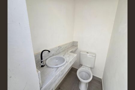 Casa de condomínio para alugar com 200m², 3 quartos e 2 vagasBanheiro 2