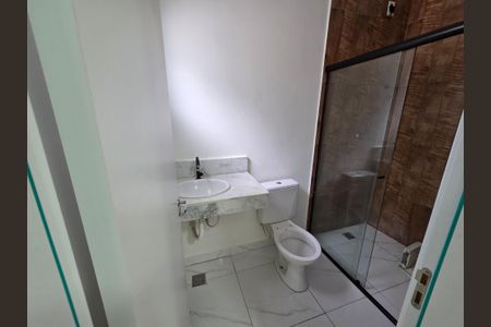 Casa de condomínio para alugar com 200m², 3 quartos e 2 vagasBanheiro da Suíte