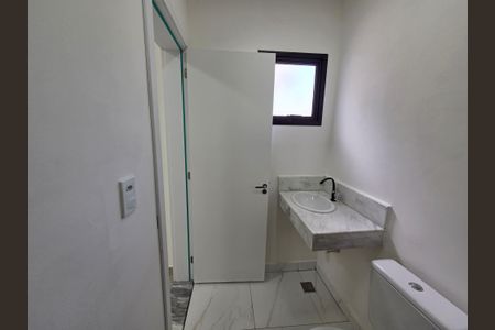 Casa de condomínio para alugar com 200m², 3 quartos e 2 vagasBanheiro da Suíte
