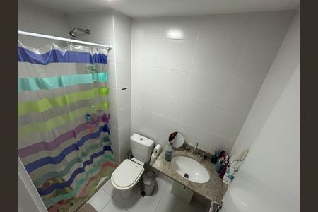 Banheiro  de apartamento à venda com 2 quartos, 67m² em Barra Olímpica, Rio de Janeiro