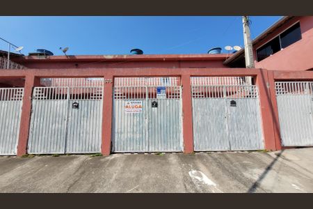 Casa para alugar com 38m², 1 quarto e 1 vaga Casa para alugar com 38m², 1 quarto e 1 vagaFachada e Placa