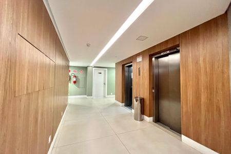 Apartamento para alugar com 55m², 2 quartos e 1 vaga Apartamento para alugar com 55m², 2 quartos e 1 vagaHall social