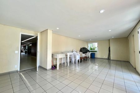 Apartamento para alugar com 55m², 2 quartos e 1 vaga Apartamento para alugar com 55m², 2 quartos e 1 vagaÁrea comum - Salão de festas
