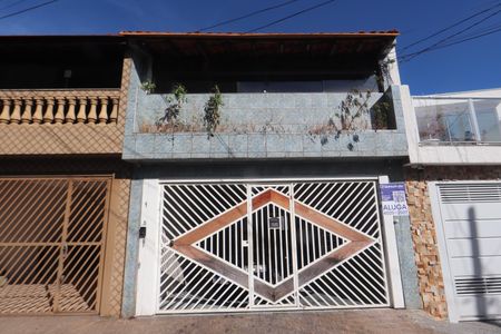 Casa para alugar com 130m², 3 quartos e sem vagaFachada