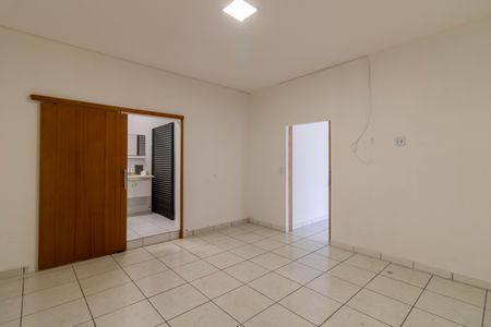 Casa para alugar com 250m², 2 quartos e 2 vagasSuíte