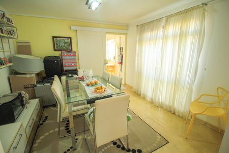 Casa para alugar com 227m², 3 quartos e 3 vagas