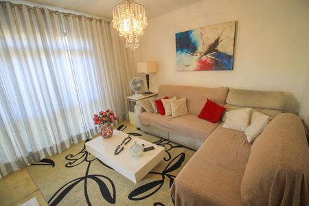 Casa para alugar com 227m², 3 quartos e 3 vagas