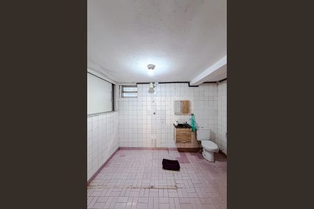 Casa para alugar com 240m², 3 quartos e 2 vagasBanheiro de serviço