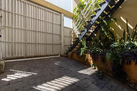 Casa para alugar com 350m², 3 quartos e 4 vagas Casa para alugar com 350m², 3 quartos e 4 vagasGaragem