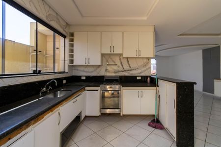 Casa para alugar com 350m², 3 quartos e 4 vagas Casa para alugar com 350m², 3 quartos e 4 vagasCozinha