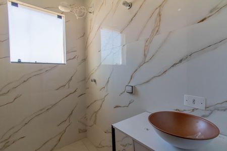 Casa para alugar com 350m², 3 quartos e 4 vagas Casa para alugar com 350m², 3 quartos e 4 vagasBanheiro social