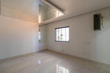 Casa para alugar com 350m², 3 quartos e 4 vagas Casa para alugar com 350m², 3 quartos e 4 vagasSuíte