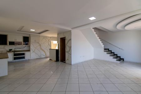 Sala de casa para alugar com 3 quartos, 350m² em Vila das Palmeiras, Guarulhos
