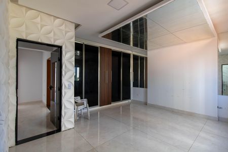 Casa para alugar com 350m², 3 quartos e 4 vagas Casa para alugar com 350m², 3 quartos e 4 vagasSuíte