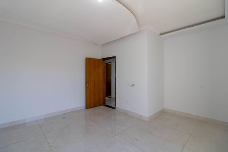 Casa para alugar com 350m², 3 quartos e 4 vagas Casa para alugar com 350m², 3 quartos e 4 vagasQuarto 2