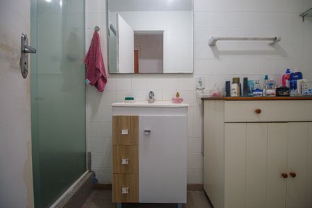 Apartamento à venda com 80m², 3 quartos e 1 vaga Apartamento à venda com 80m², 3 quartos e 1 vagaBanheiro