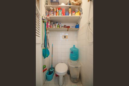 Apartamento à venda com 80m², 3 quartos e 1 vaga Apartamento à venda com 80m², 3 quartos e 1 vagaBanheiro de Serviço